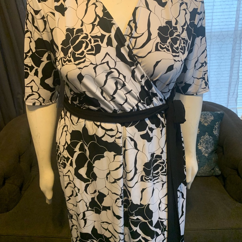 WRAP DRESS - Picture 6 of 6
